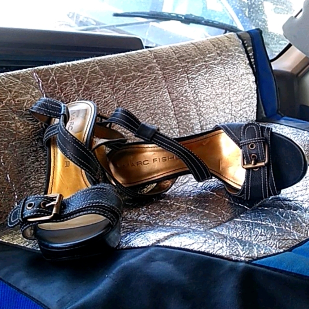 High heel pumps